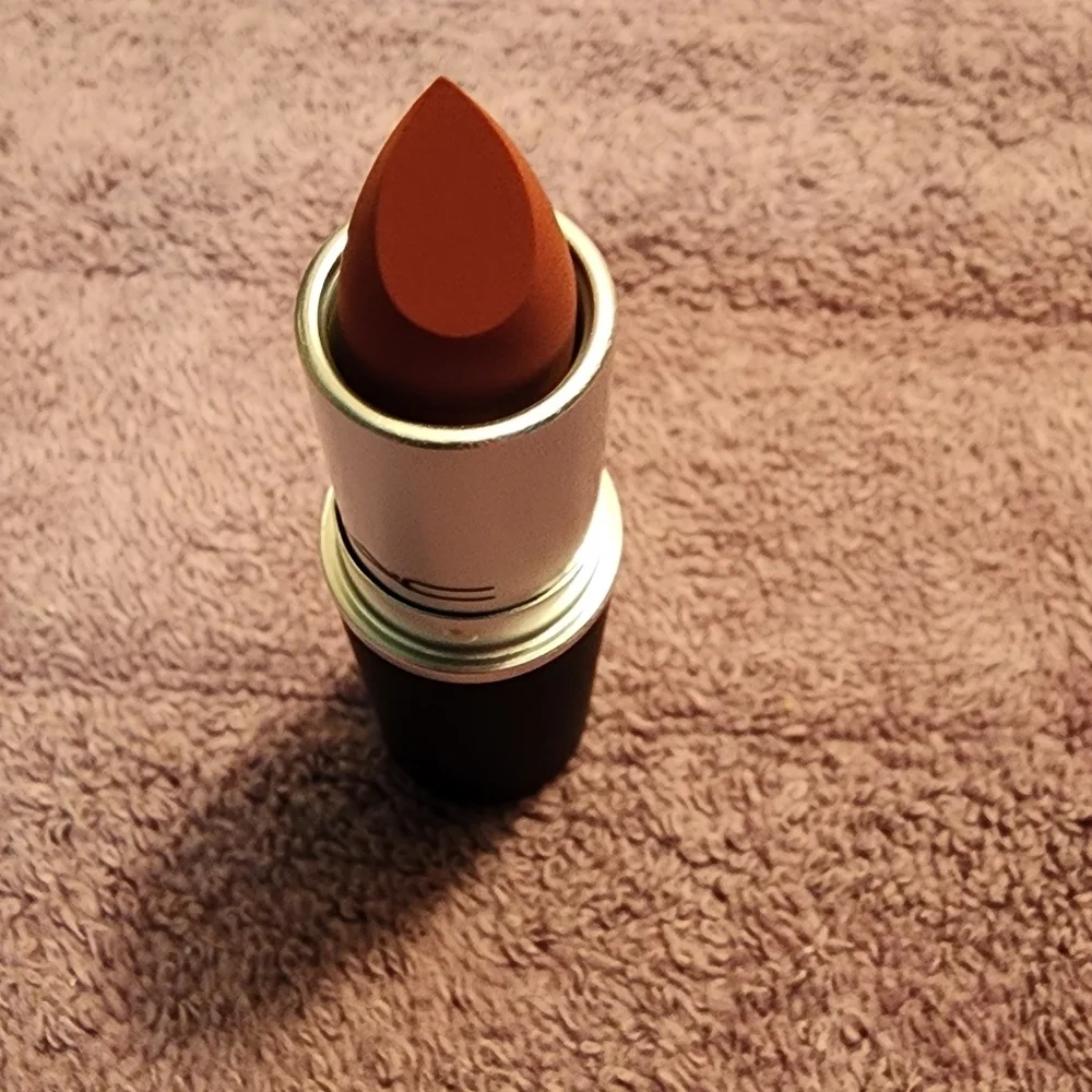 🆕️💋💄MAC DEVOTED TO CHILI POWDER KISS LIPSTICK💄💋 - Picture 12 of 15